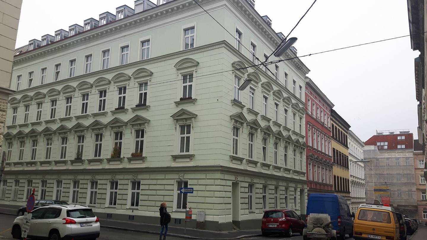 Apartment near the AKH with elevator and parquet flooring