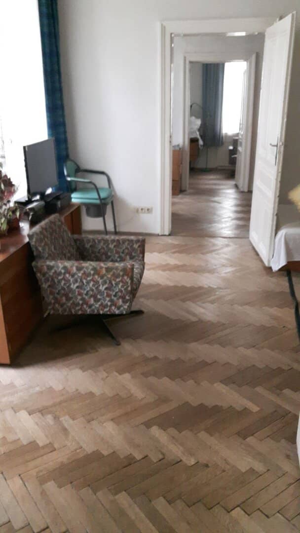 Apartment near the AKH with elevator and parquet flooring