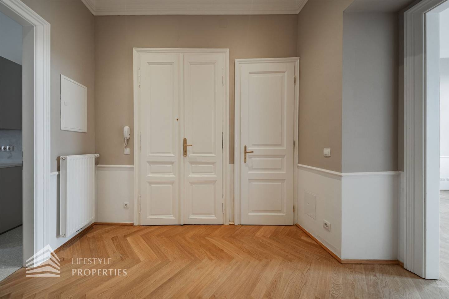 Apartment High quality renovated Altbau quiet