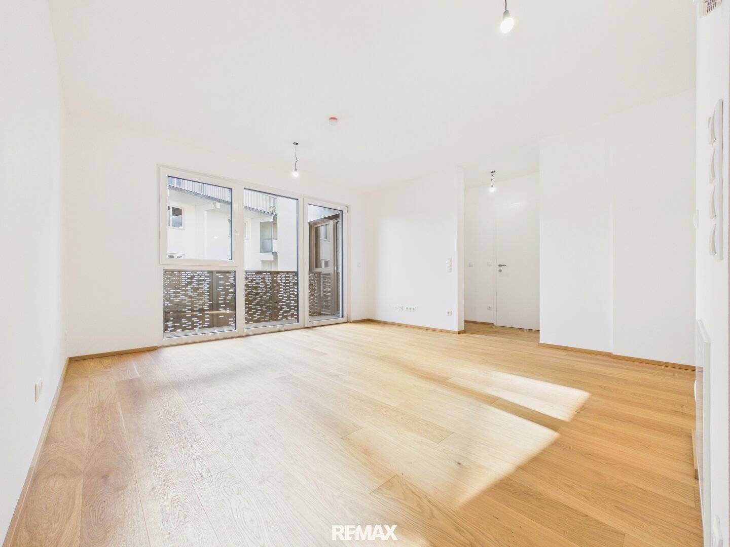New build apartment first occupancy loggia lift Liesing