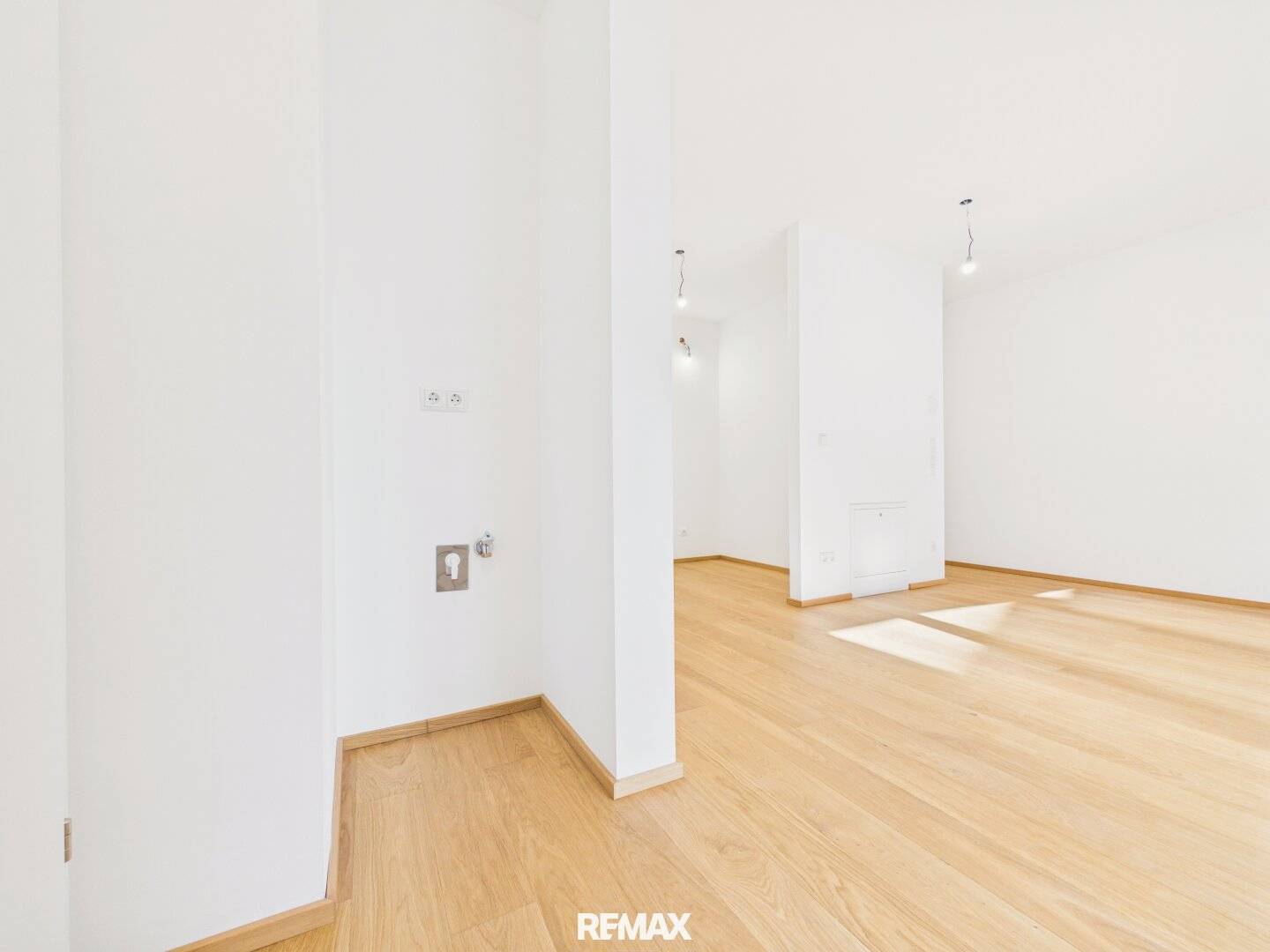 New build apartment first occupancy loggia lift Liesing
