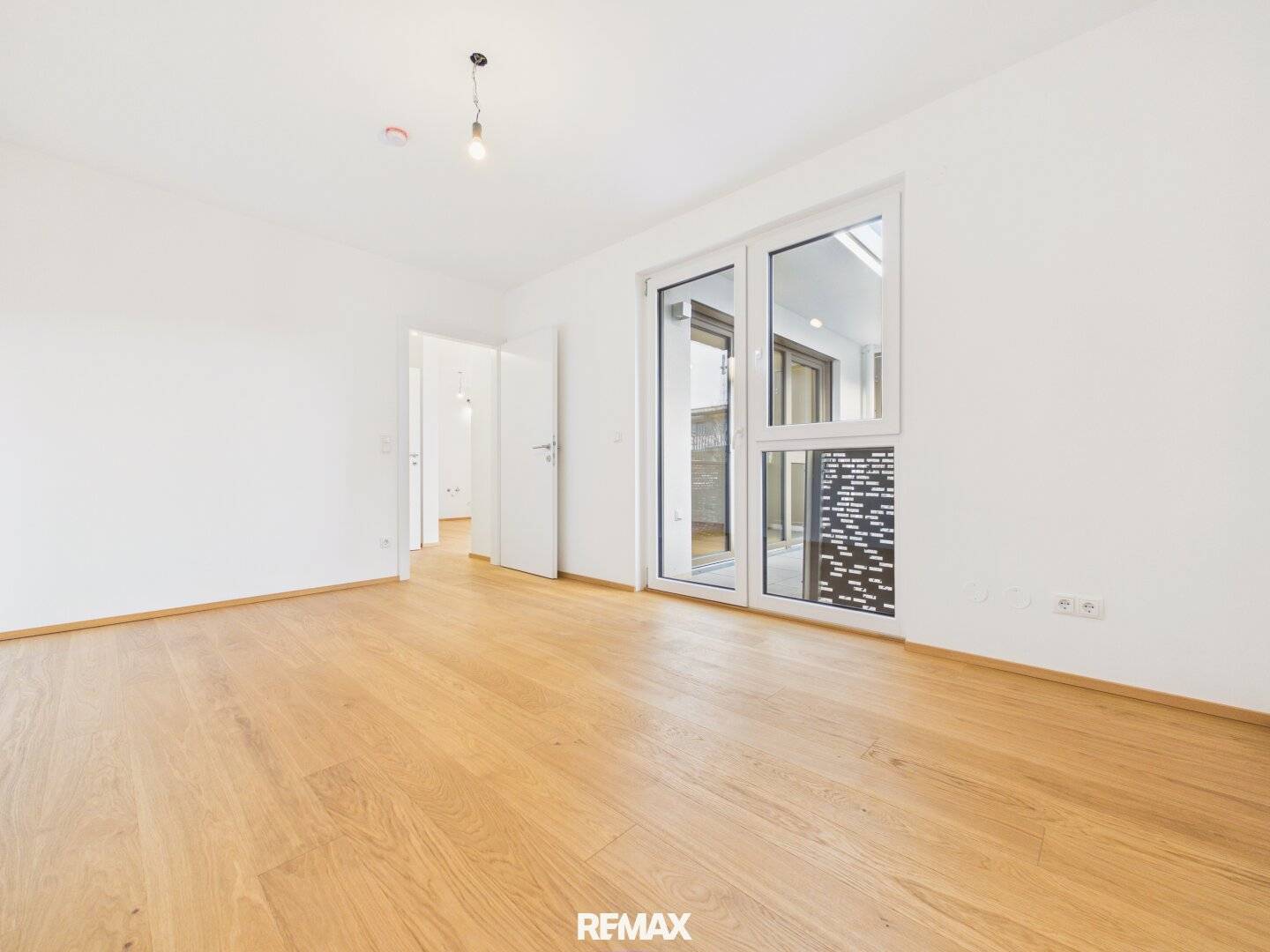 New build apartment first occupancy loggia lift Liesing