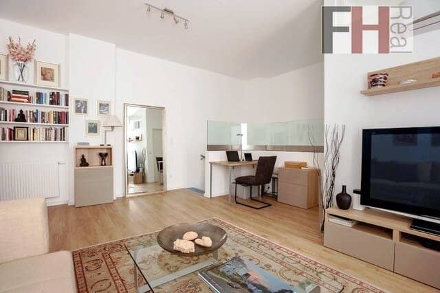 Elegante, topsanierte Maisonettewohnung in bester Neubauer Lage !!