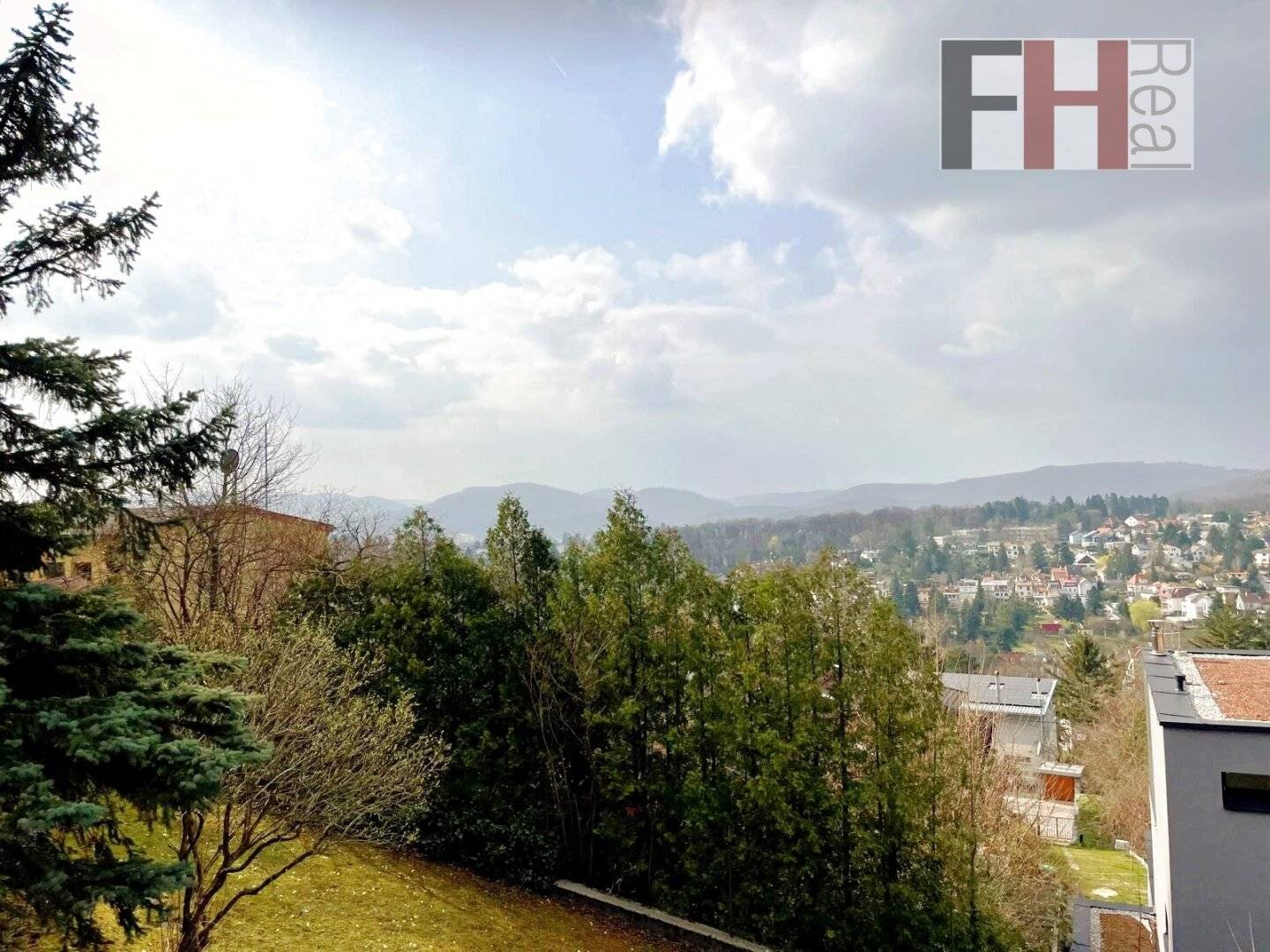Haus in Bestlage am Satzberg mit sensationeller Fernsicht und Modernisierungsbedarf !