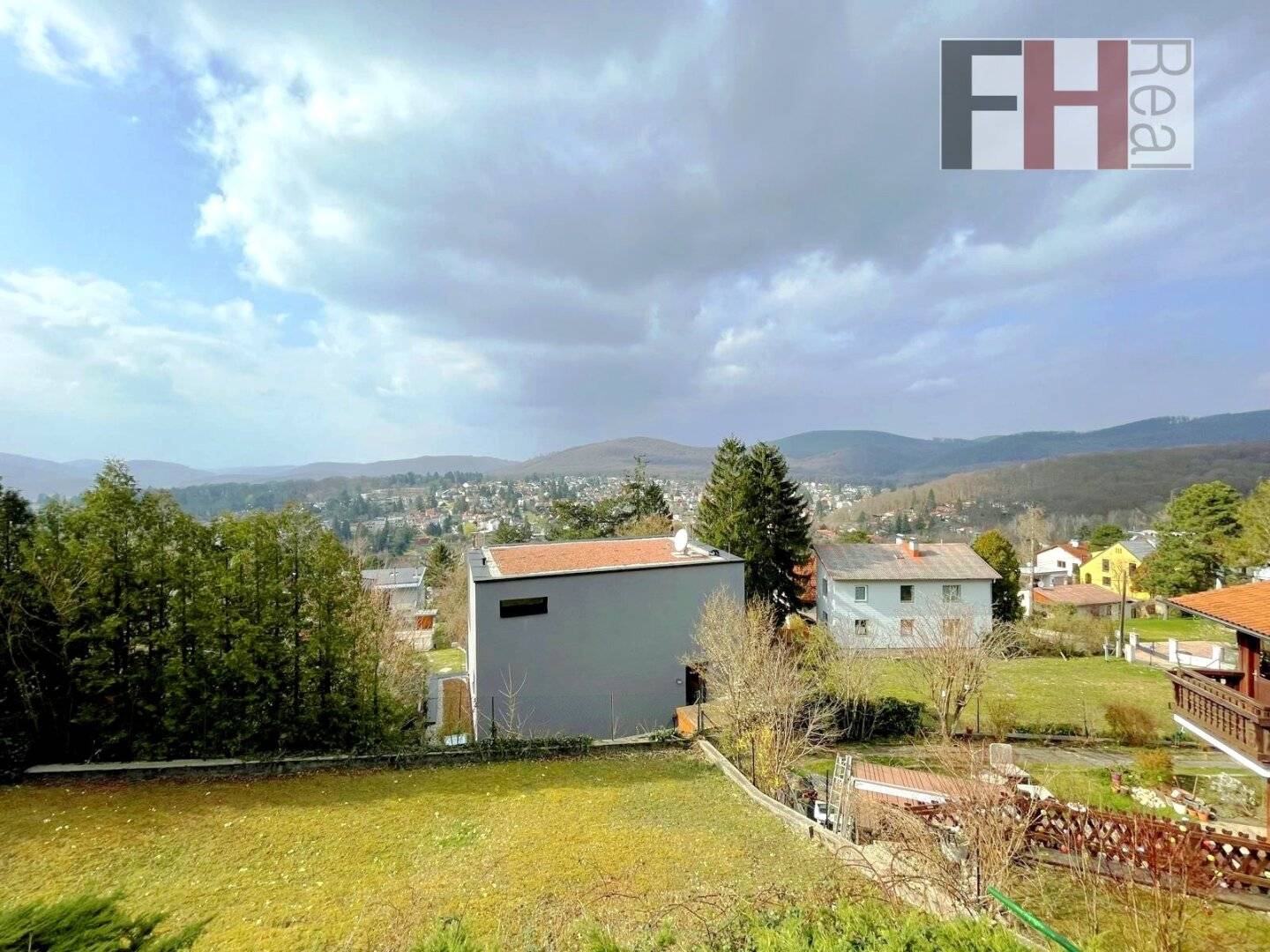 Haus in Bestlage am Satzberg mit sensationeller Fernsicht und Modernisierungsbedarf !