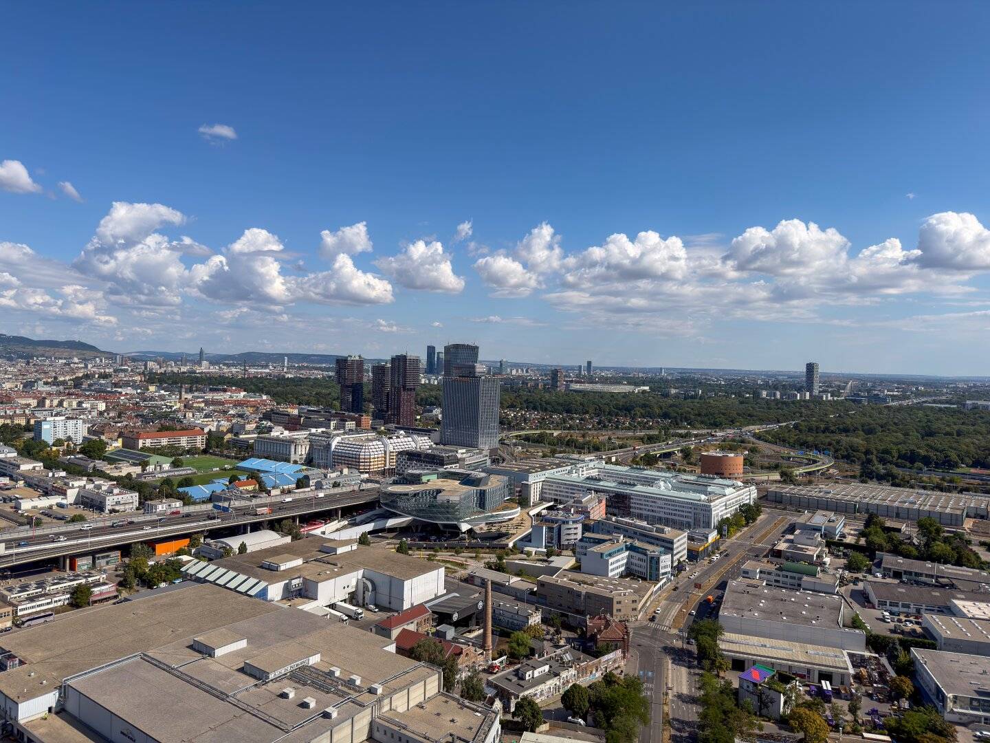 Dachgeschosswohnung Panoramablick im Q Turm mit Tiefgaragenplatz