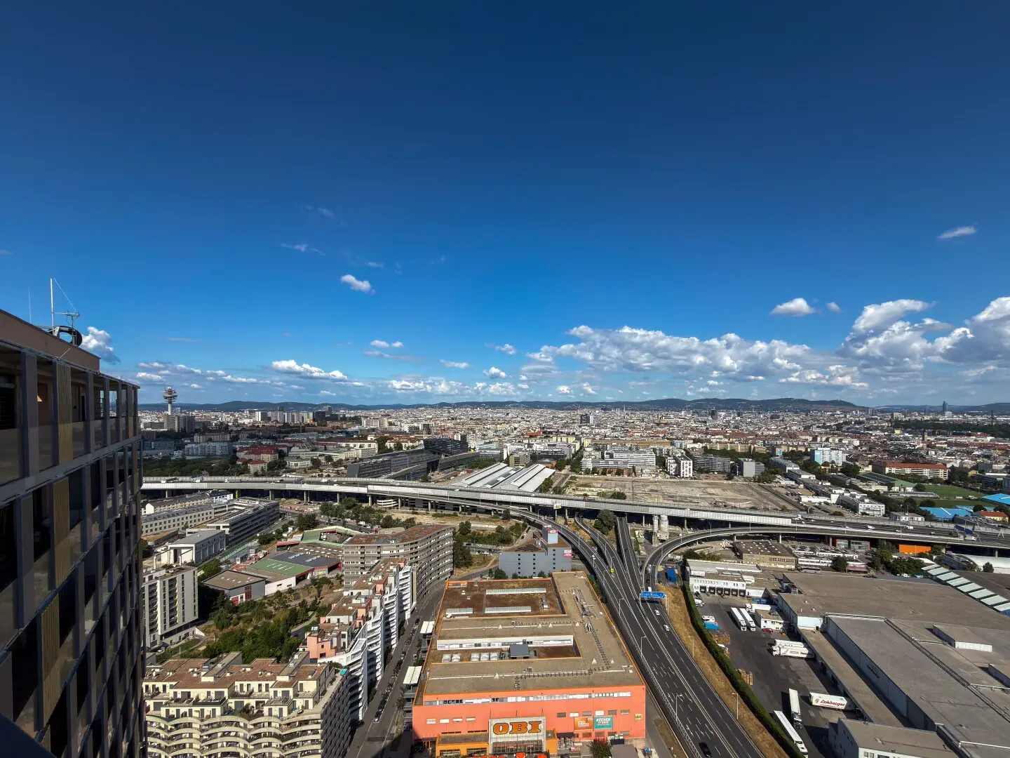 Top floor apartment with panoramic view in Q Tower with underground parking