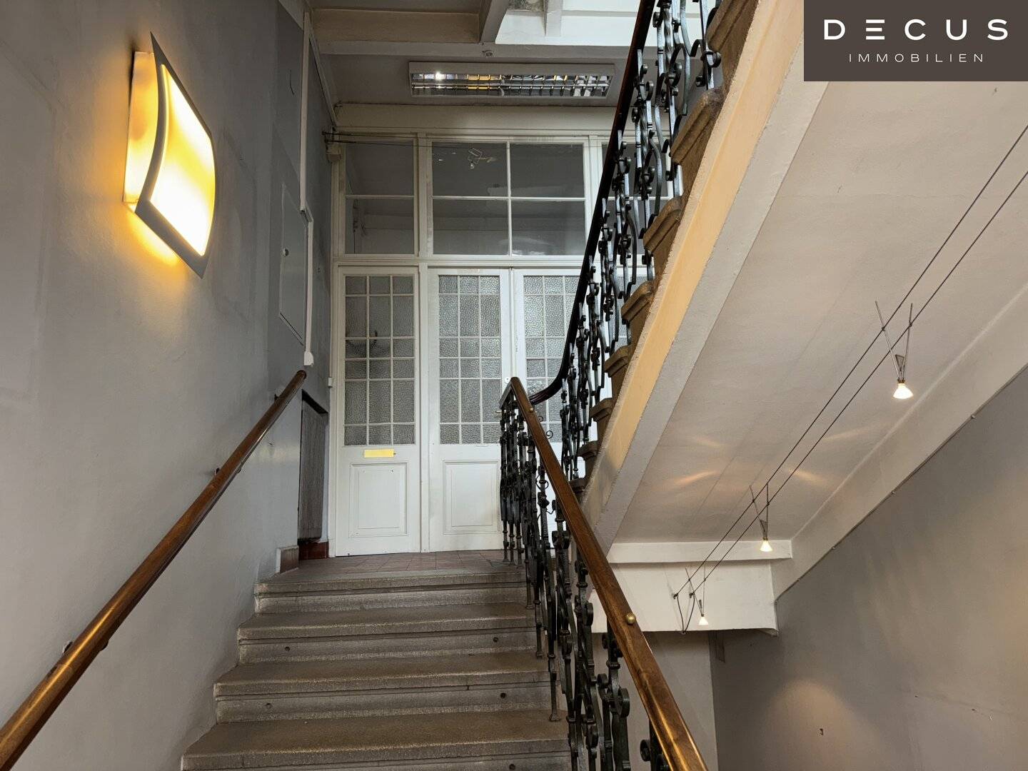 | REPRÄSENTATIVES ZINSHAUS | BESTANDSFREI | STADTPARK | BESTLAGE