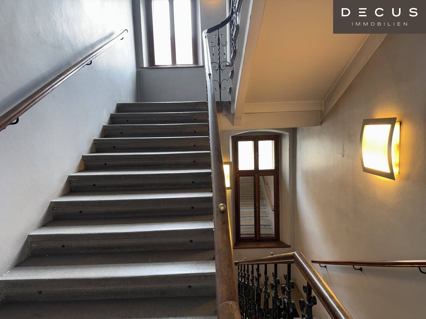 | REPRÄSENTATIVES ZINSHAUS | BESTANDSFREI | STADTPARK | BESTLAGE