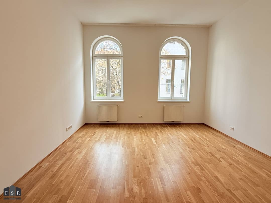 Helle Altbauwohnung mit Balkon nahe U2