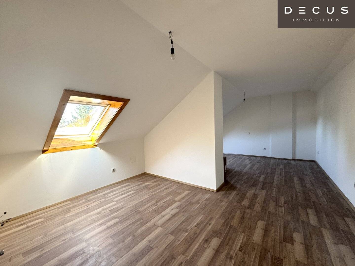 Beautiful small apartment | approx. 35 m² | with view of greenery | 4th floor | attic