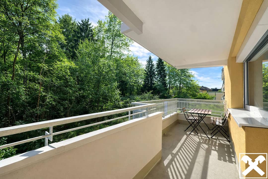 Sanierte Eckwohnung mit Balkon und Grünblick