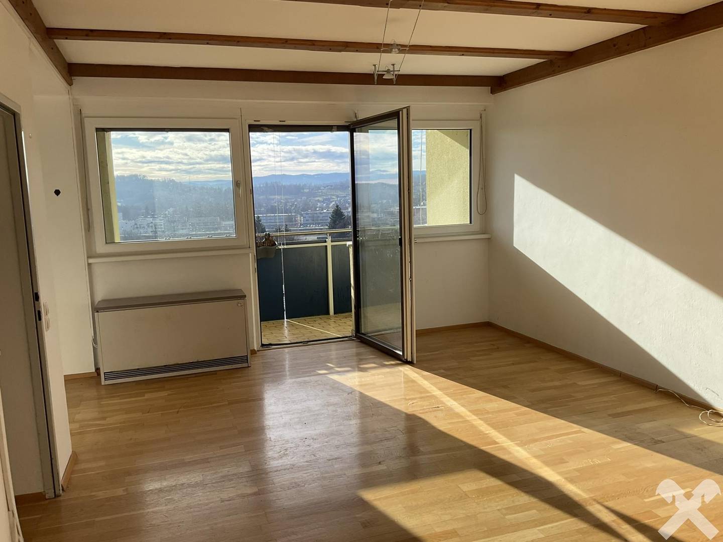 Wohnung mit Loggia und Blick über die Stadt