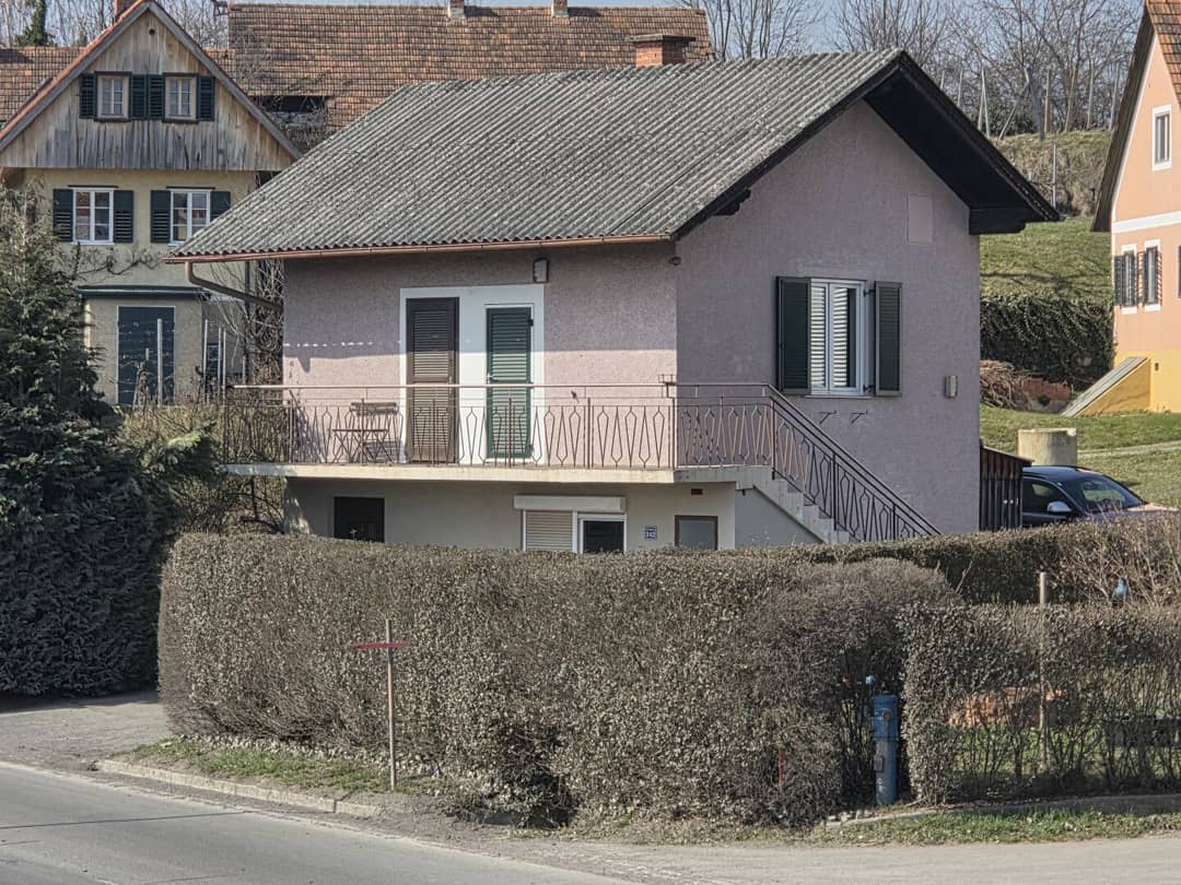 Kleinwohnhaus Klöchberg mit Südbalkon