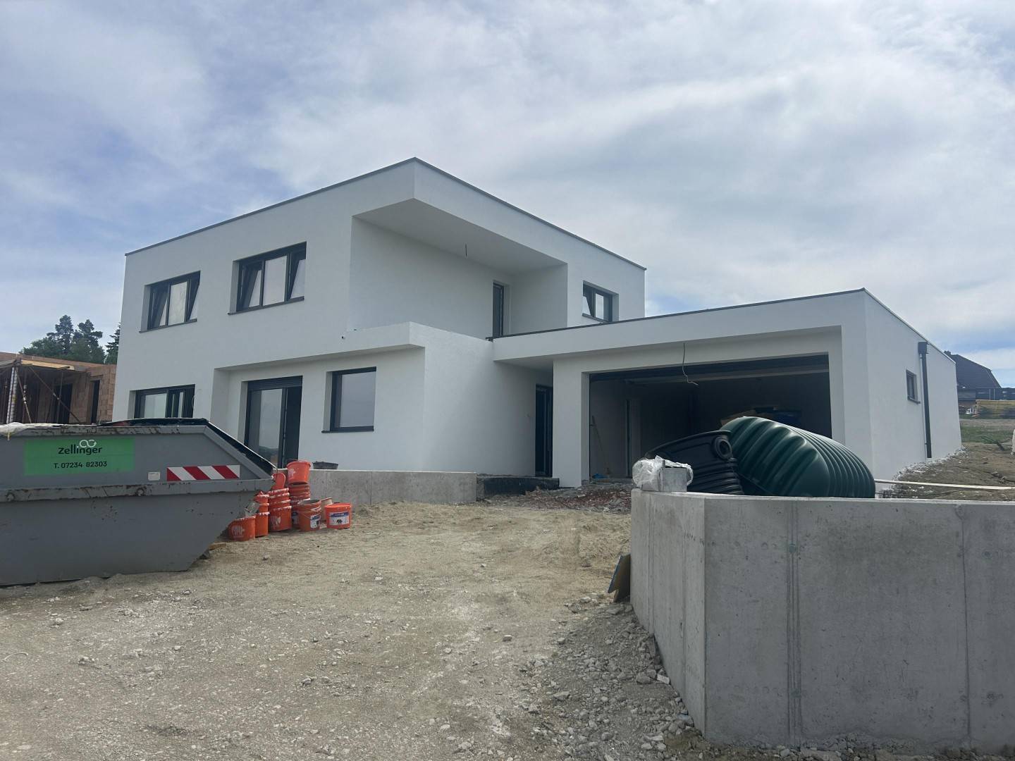 Neues Luxushaus mit Pool in Herzogsdorf