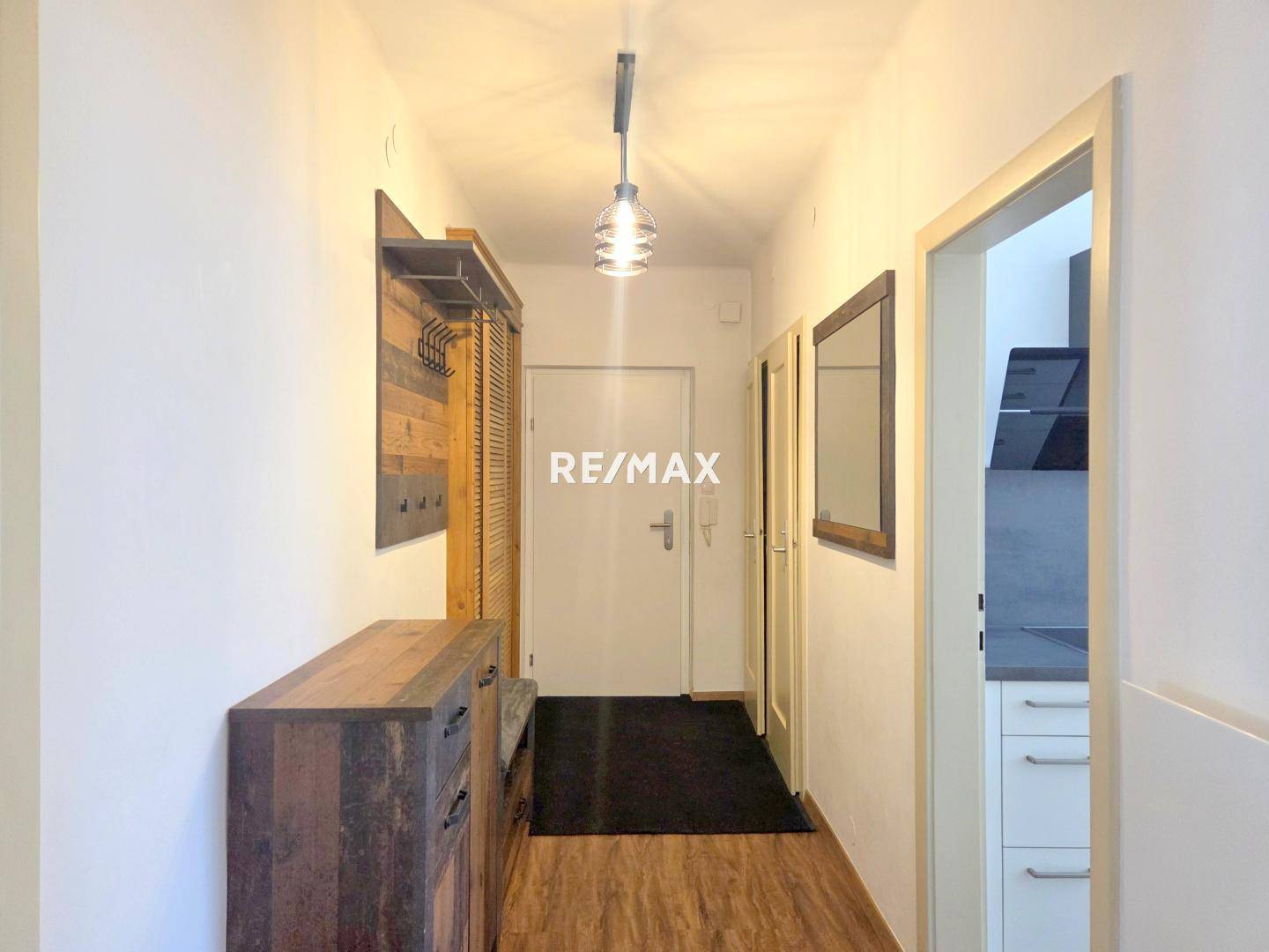Fully furnished apartment with parking