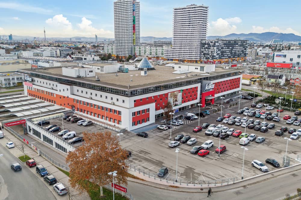 Furniture Store Donaustadt 33310m²