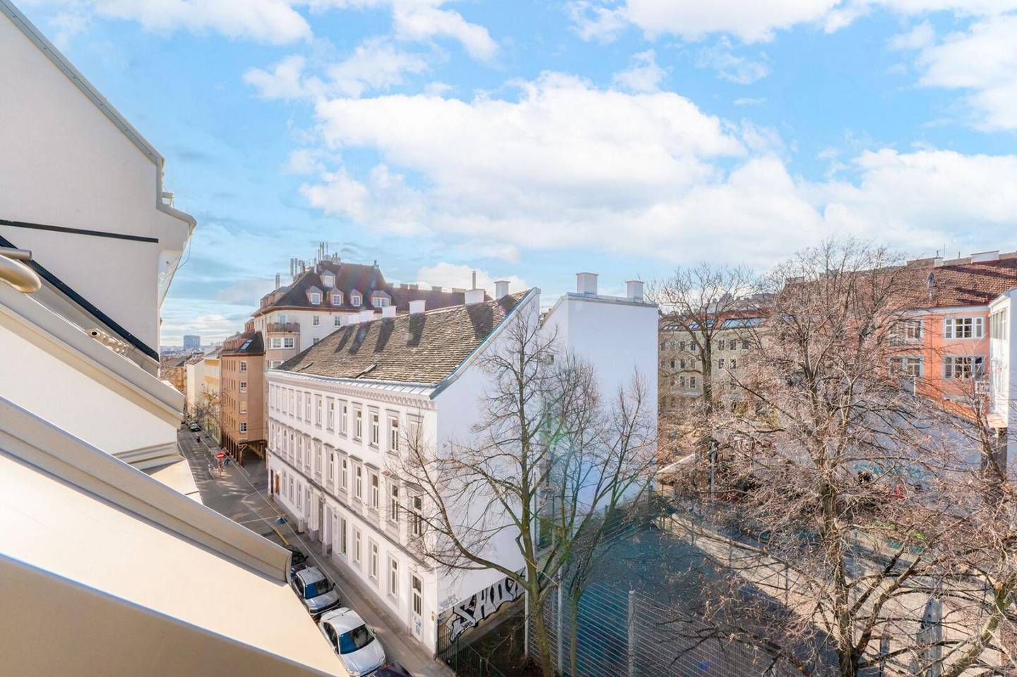 Attic apartment first occupancy near Westbahnhof terrace loggia