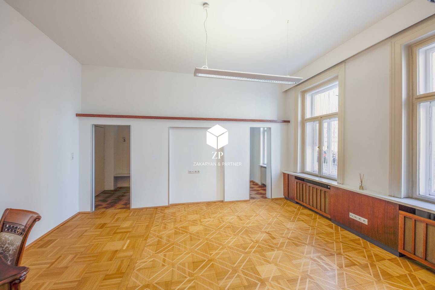 Apartment with office and kitchen near tram line