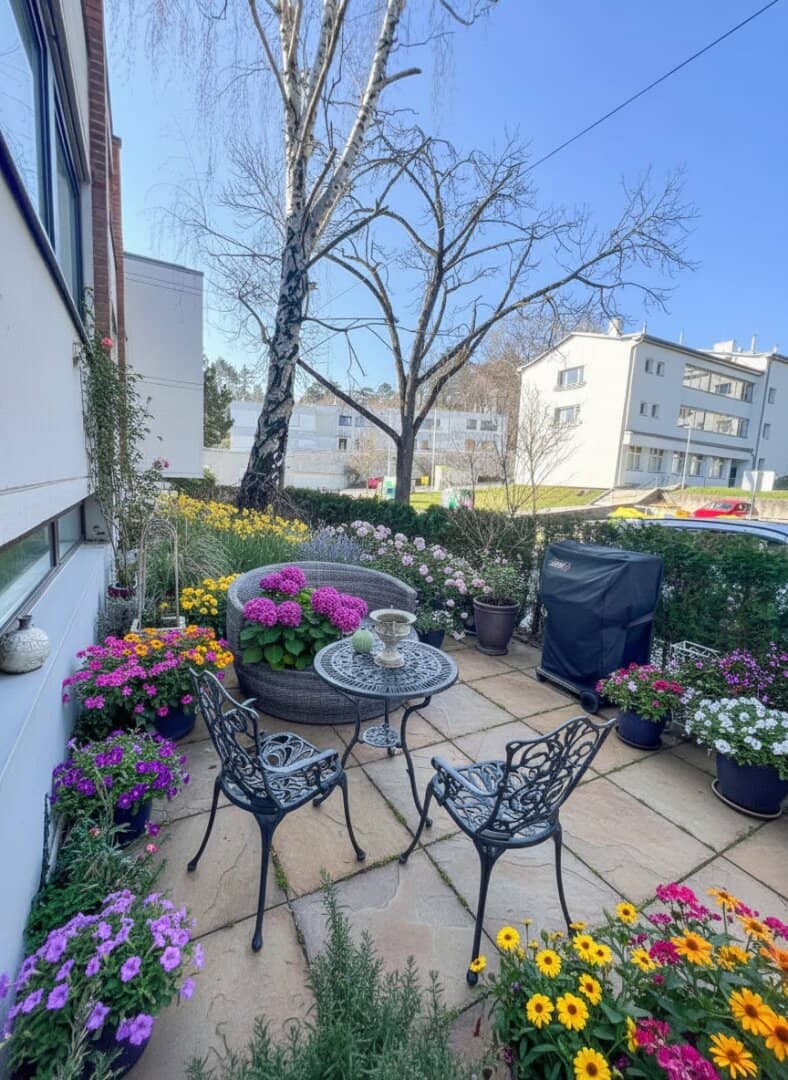 4-Room Apt w/ Garden in Mauer