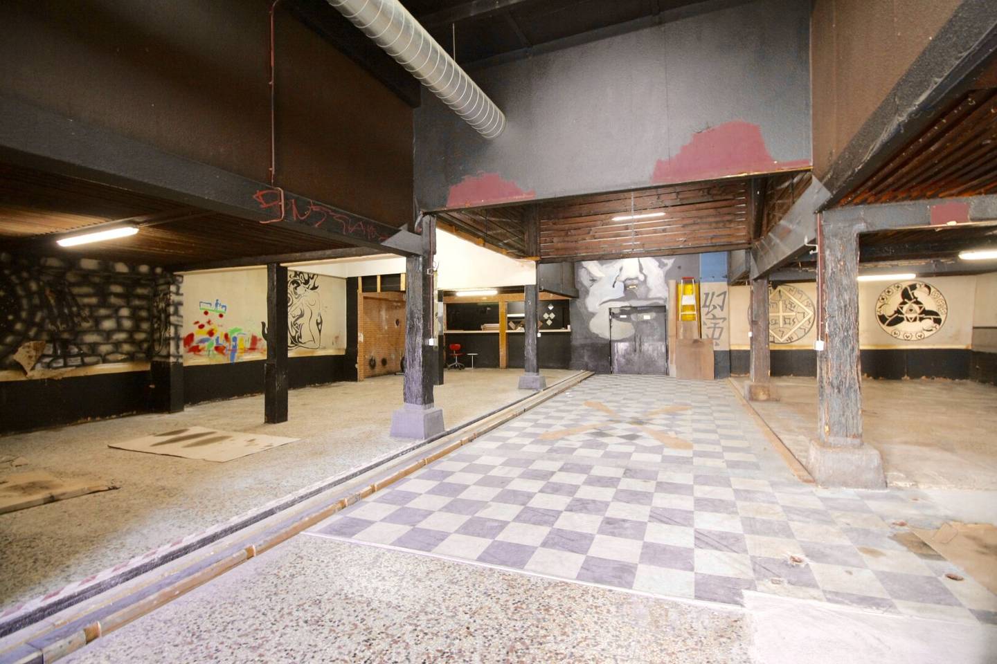Großes Baugrundstück mit Halle, Neusiedl