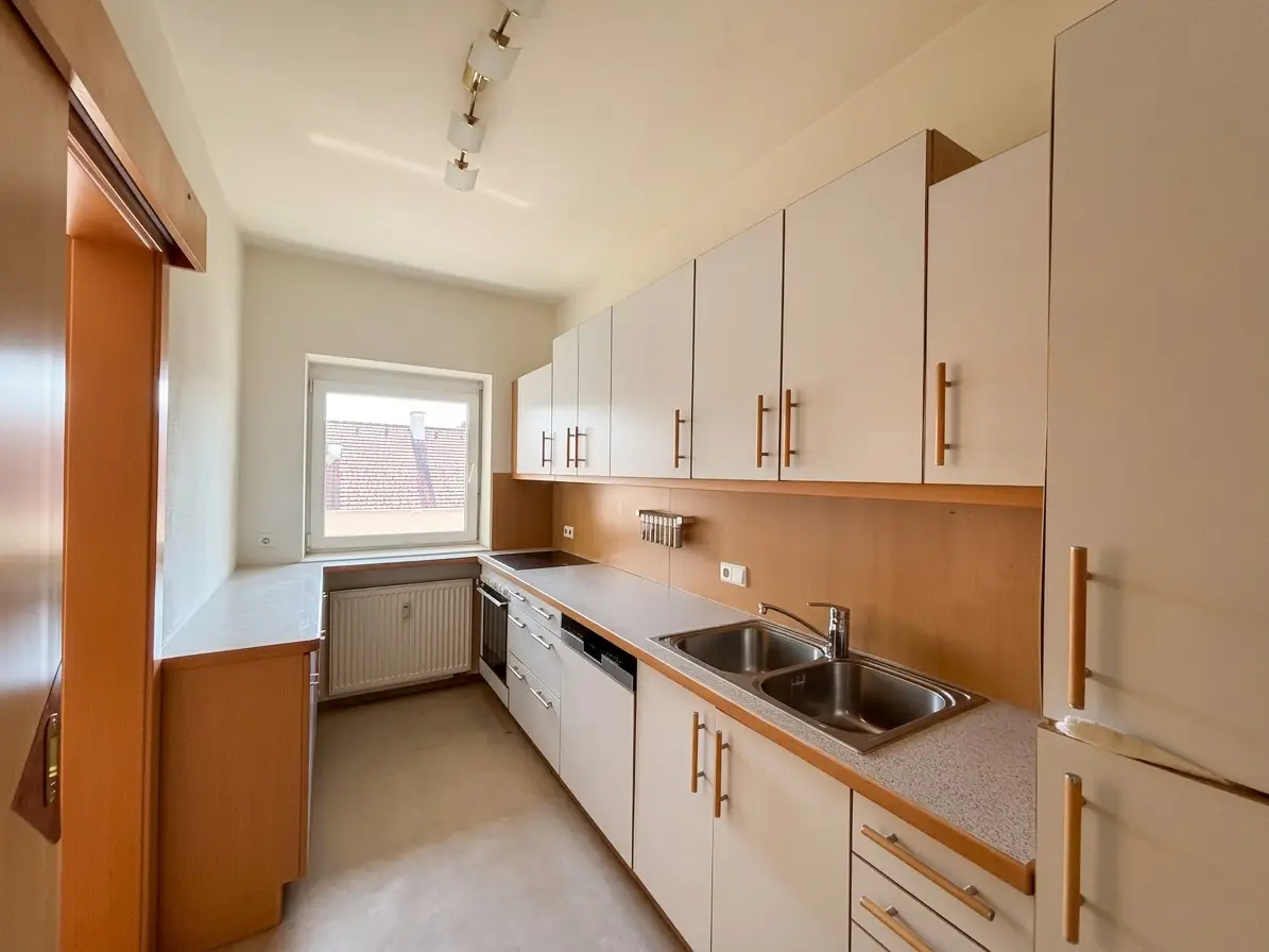 Accessible attic apartment with loggia in central location