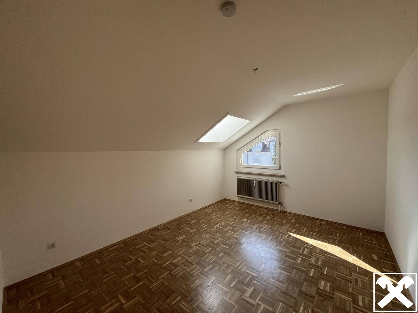 Dachgeschosswohnung mit Loggia und Fernwärme