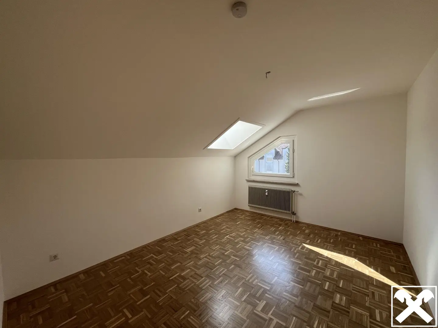 Attic apartment with loggia and district heating