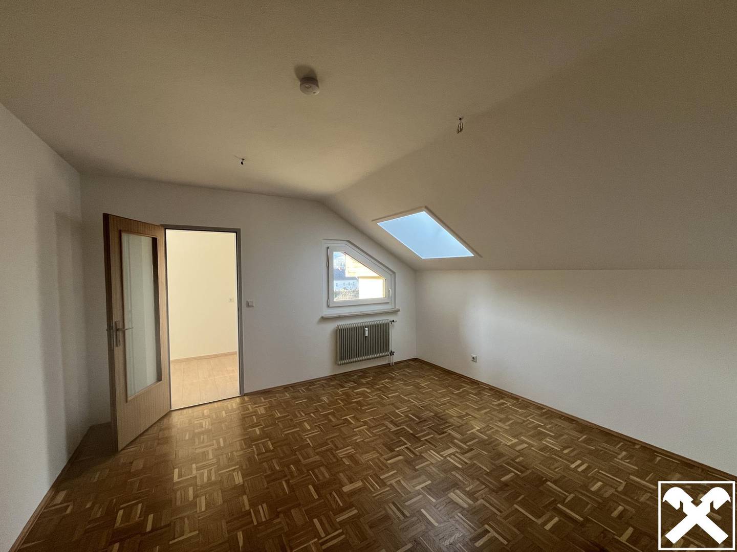 Dachgeschosswohnung mit Loggia und Fernwärme