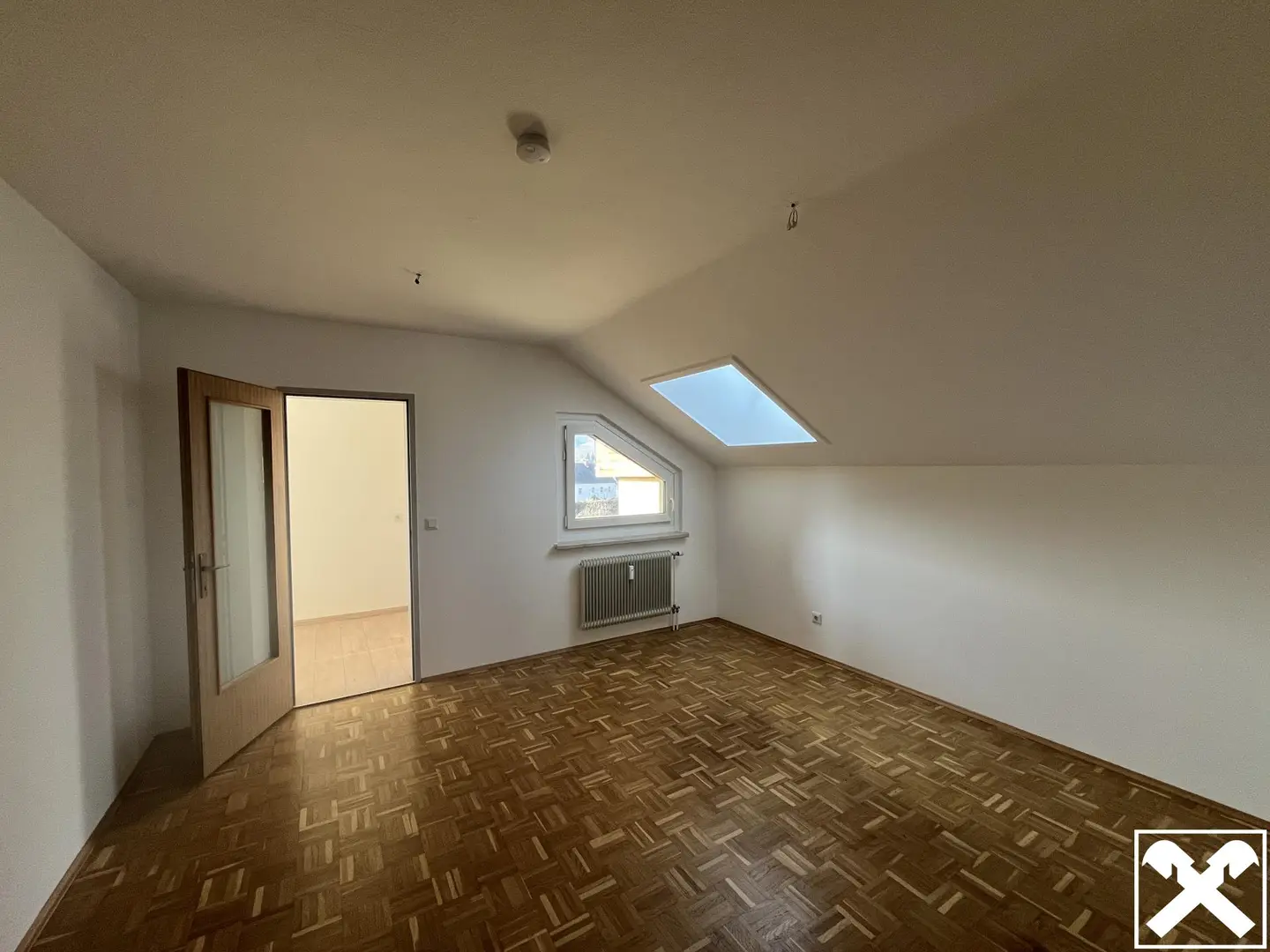 Attic apartment with loggia and district heating