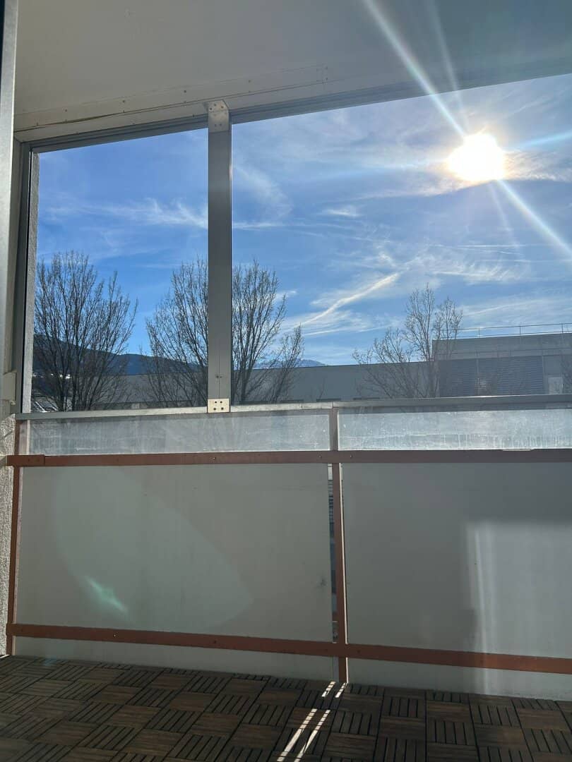 Wohnung Loggia Blick ins Grüne Moderne Küche