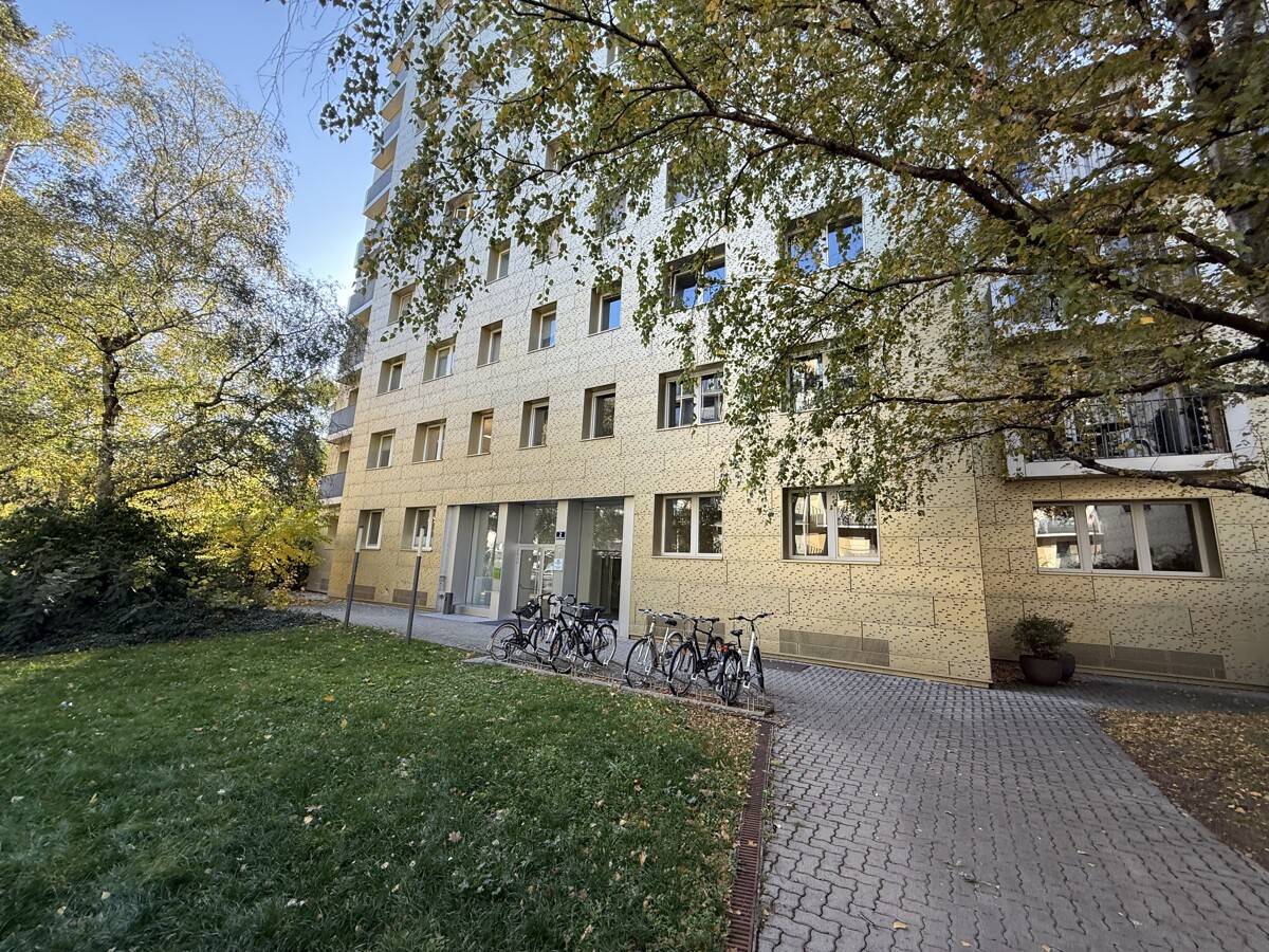 Helles Büro 122m² mit Loggia Stadtpark