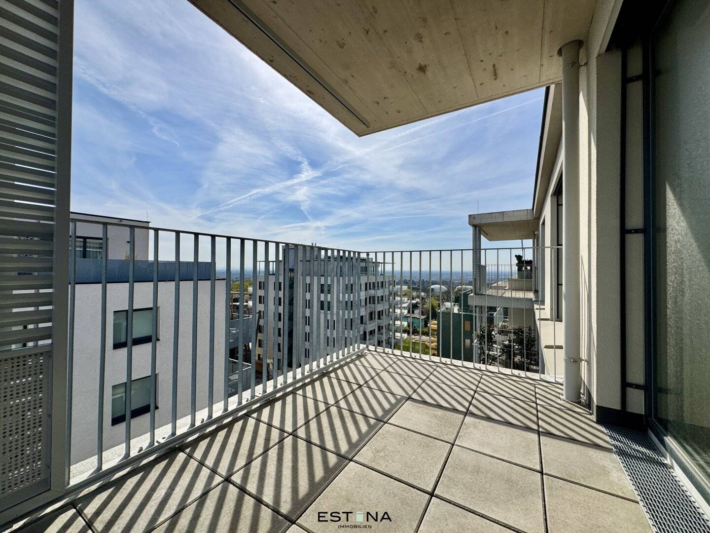 Wohnung mit Balkon und Parkblick in grüner Lage