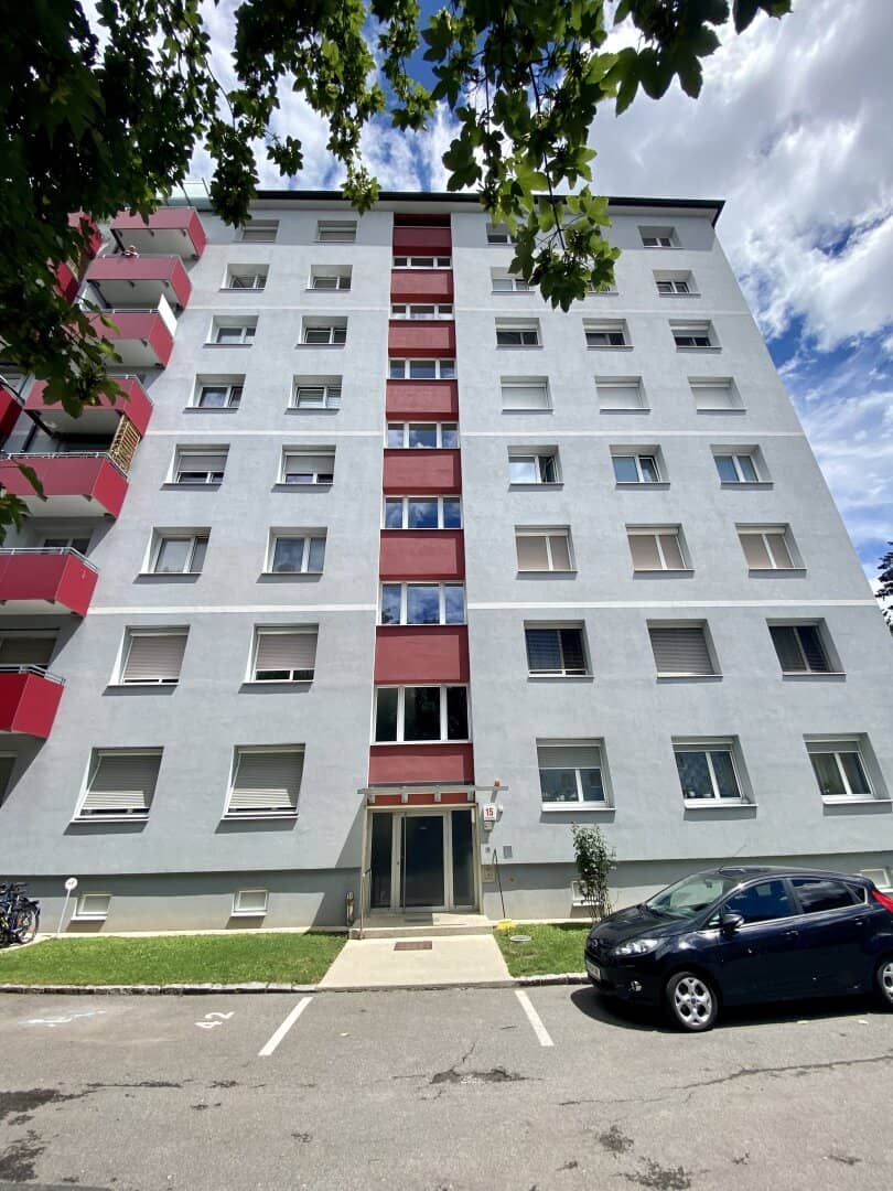 Helle Wohnung mit Balkon und Loggia