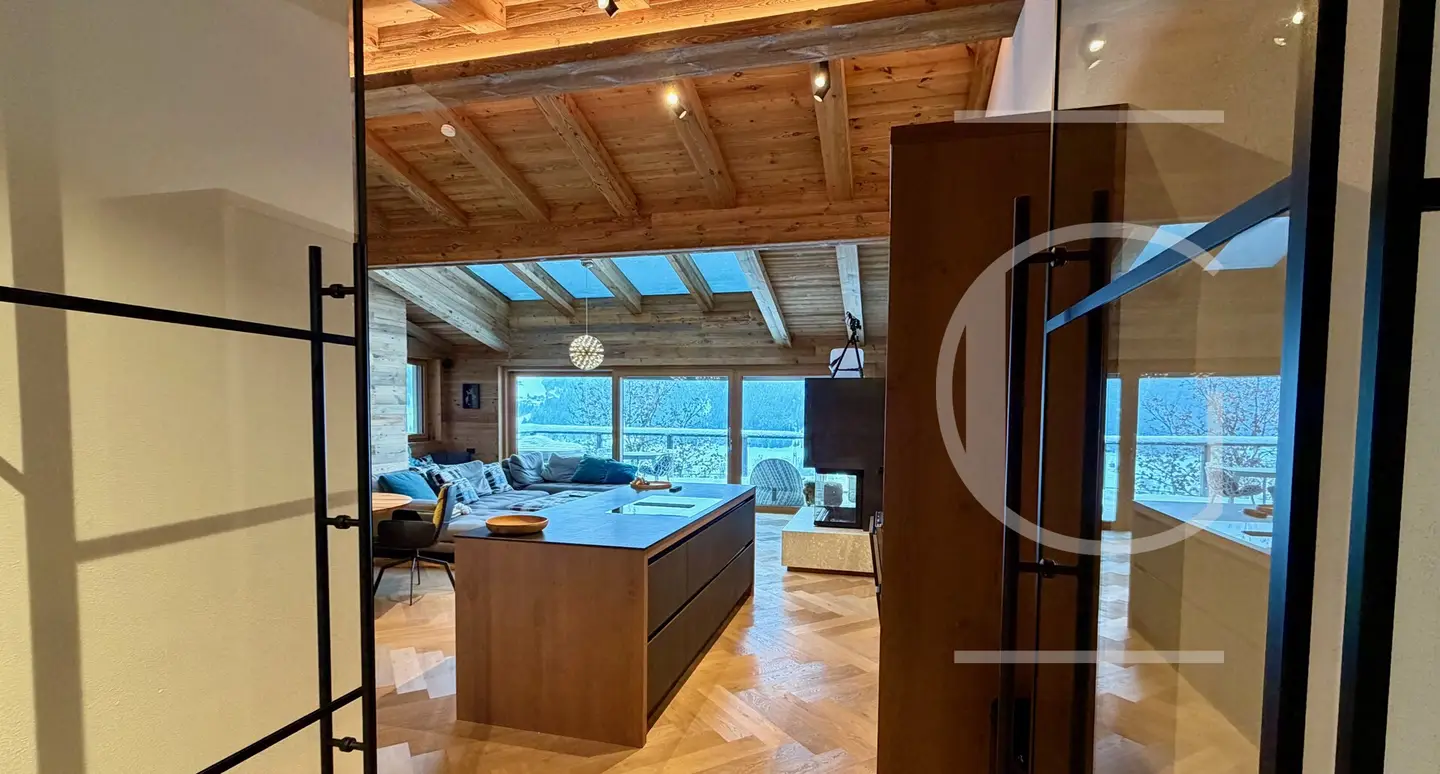 Penthouse Mountain View Second Home Designation