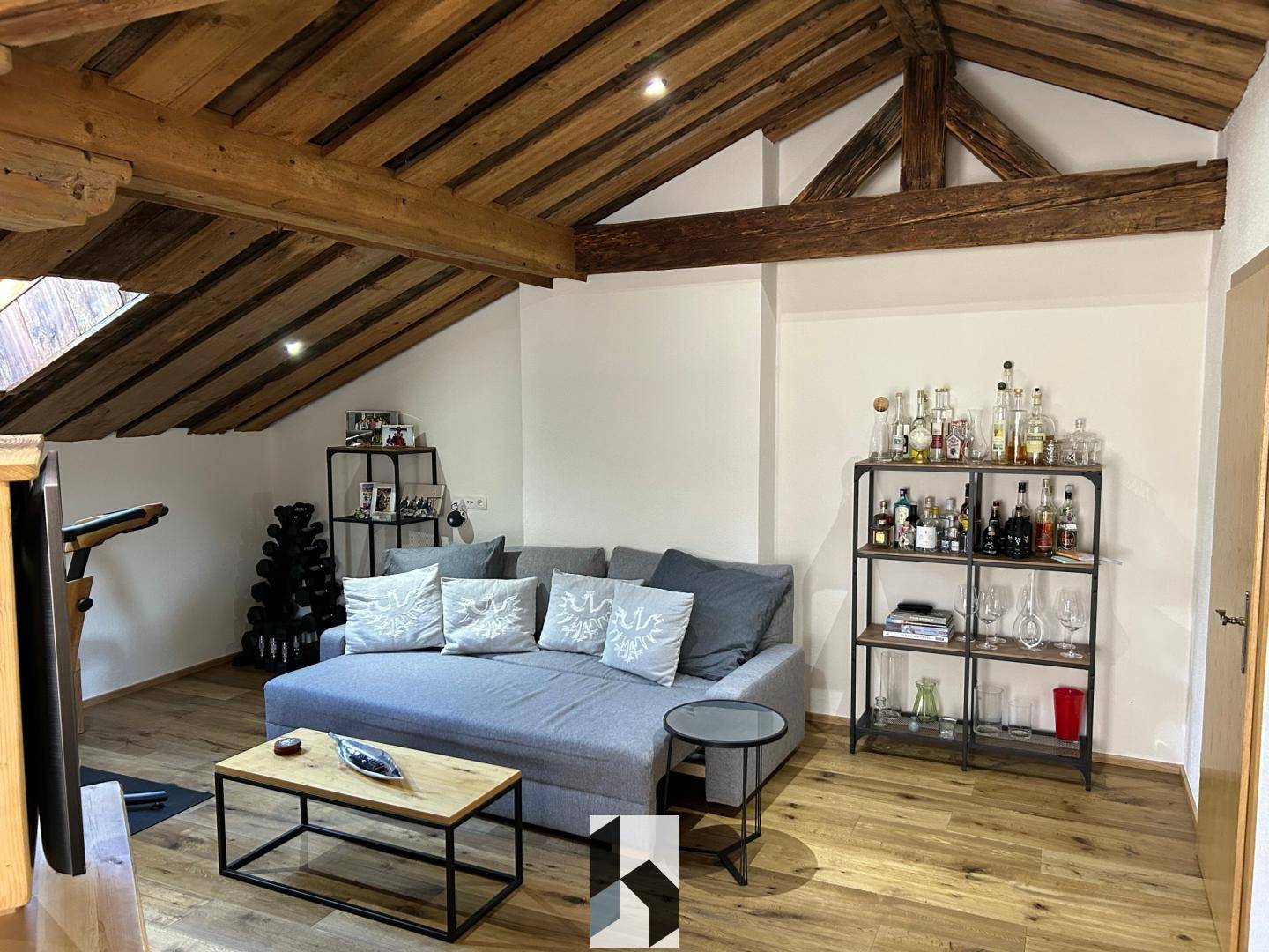 Attic apartment in the center with a spacious balcony