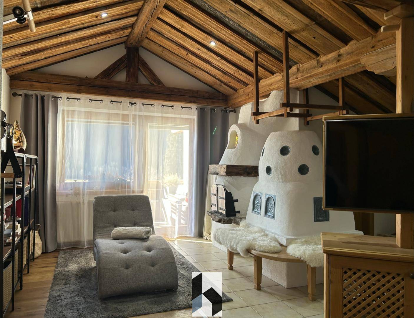 Attic apartment in the center with a spacious balcony