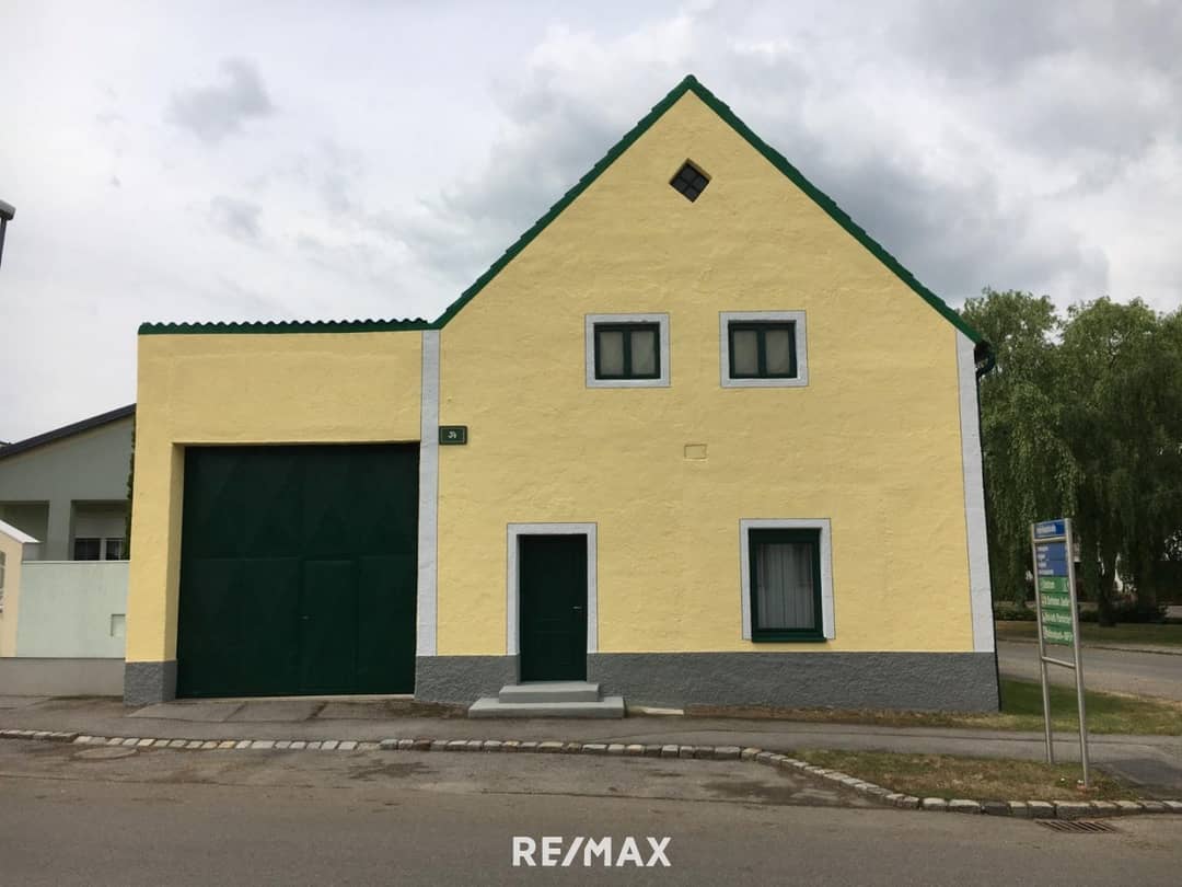Hall with storage in Illmitz