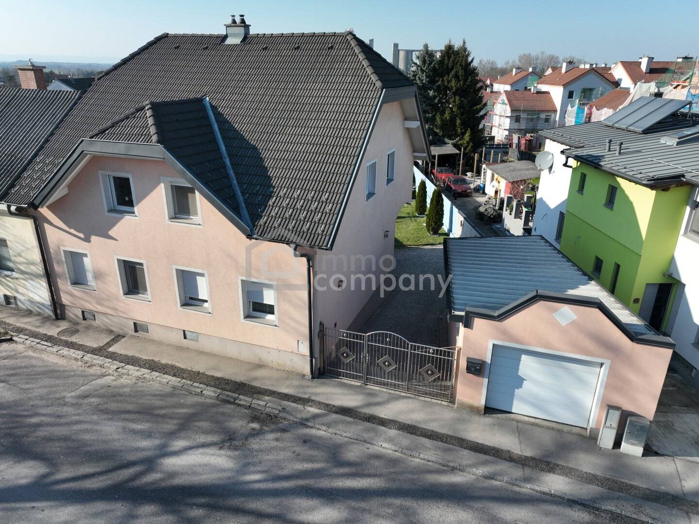 6-Zimmer-Haus mit Pool in Mannersdorf
