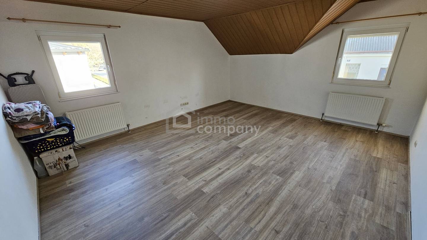 6-Zimmer-Haus mit Pool in Mannersdorf