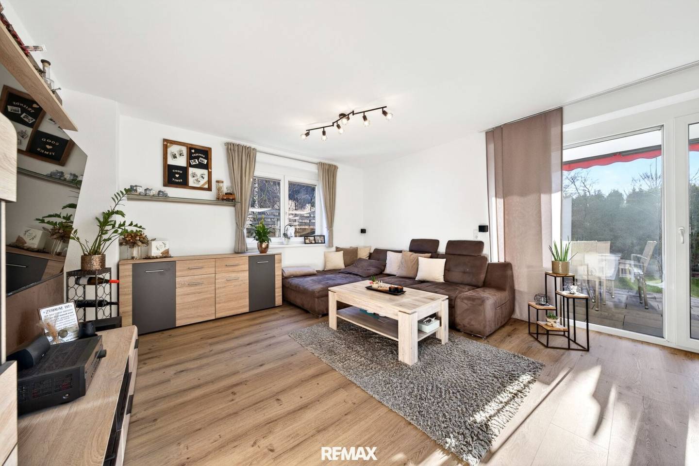 Apartment with private garden and terrace by the Inn