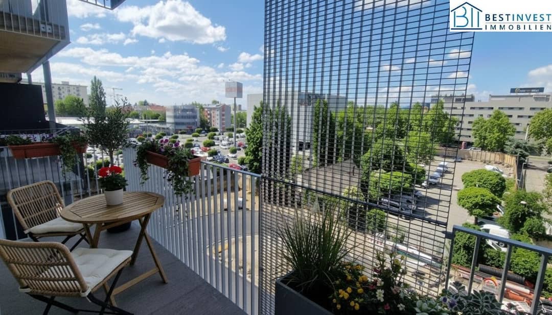 First occupancy new build Wohnung Westbalkon