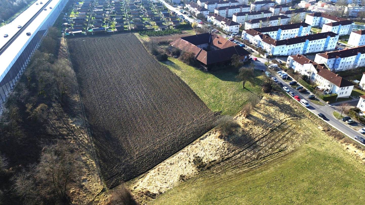 Landwirtschaftliche Flächen & Gutshof Linz