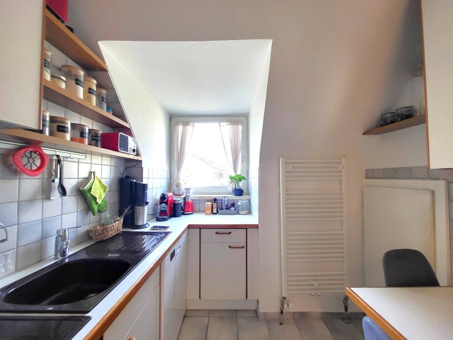 Dachgeschosswohnung renoviert mit Gartennutzung nahe dem Hummelhofwald