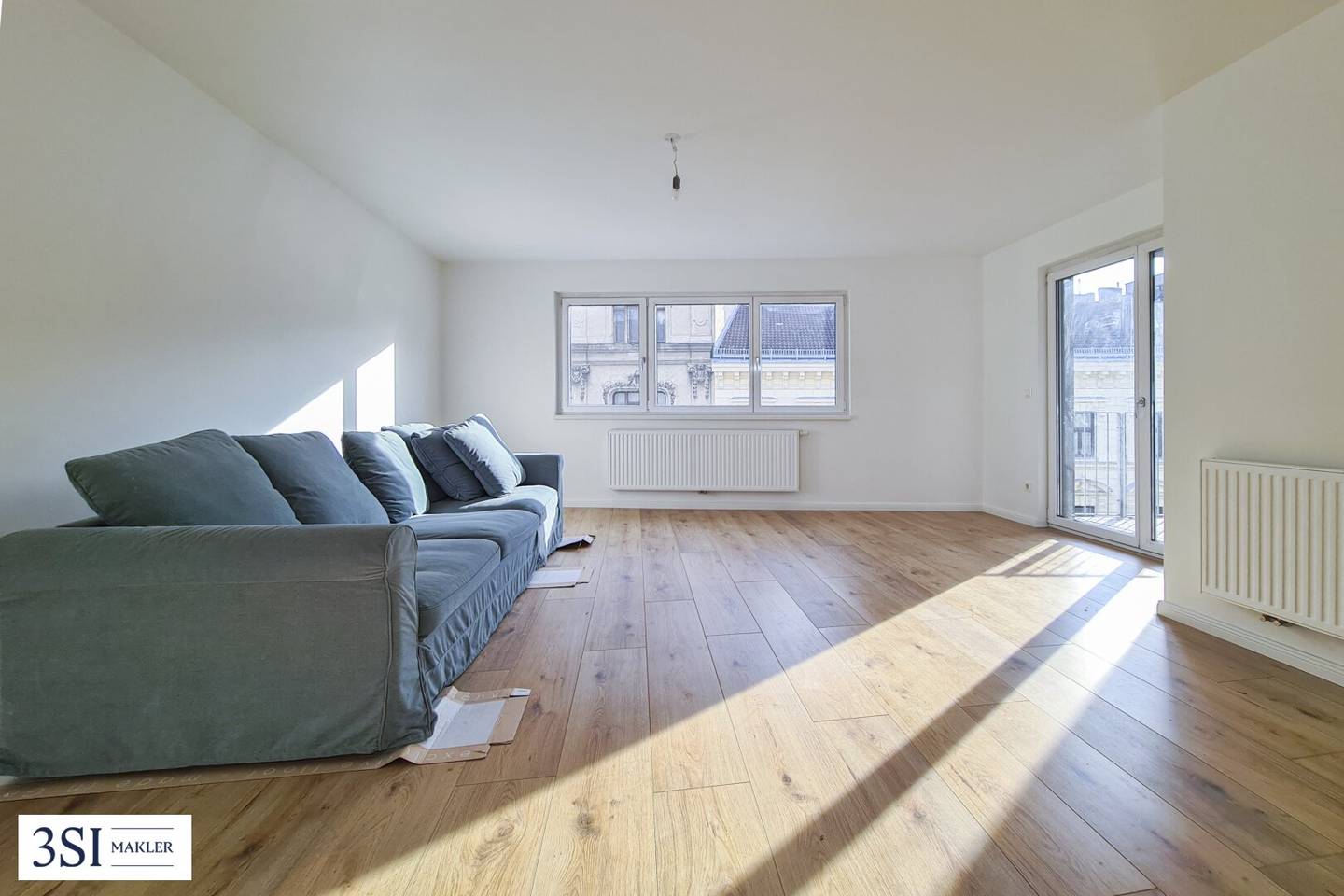 New build apartment with loggia near U1