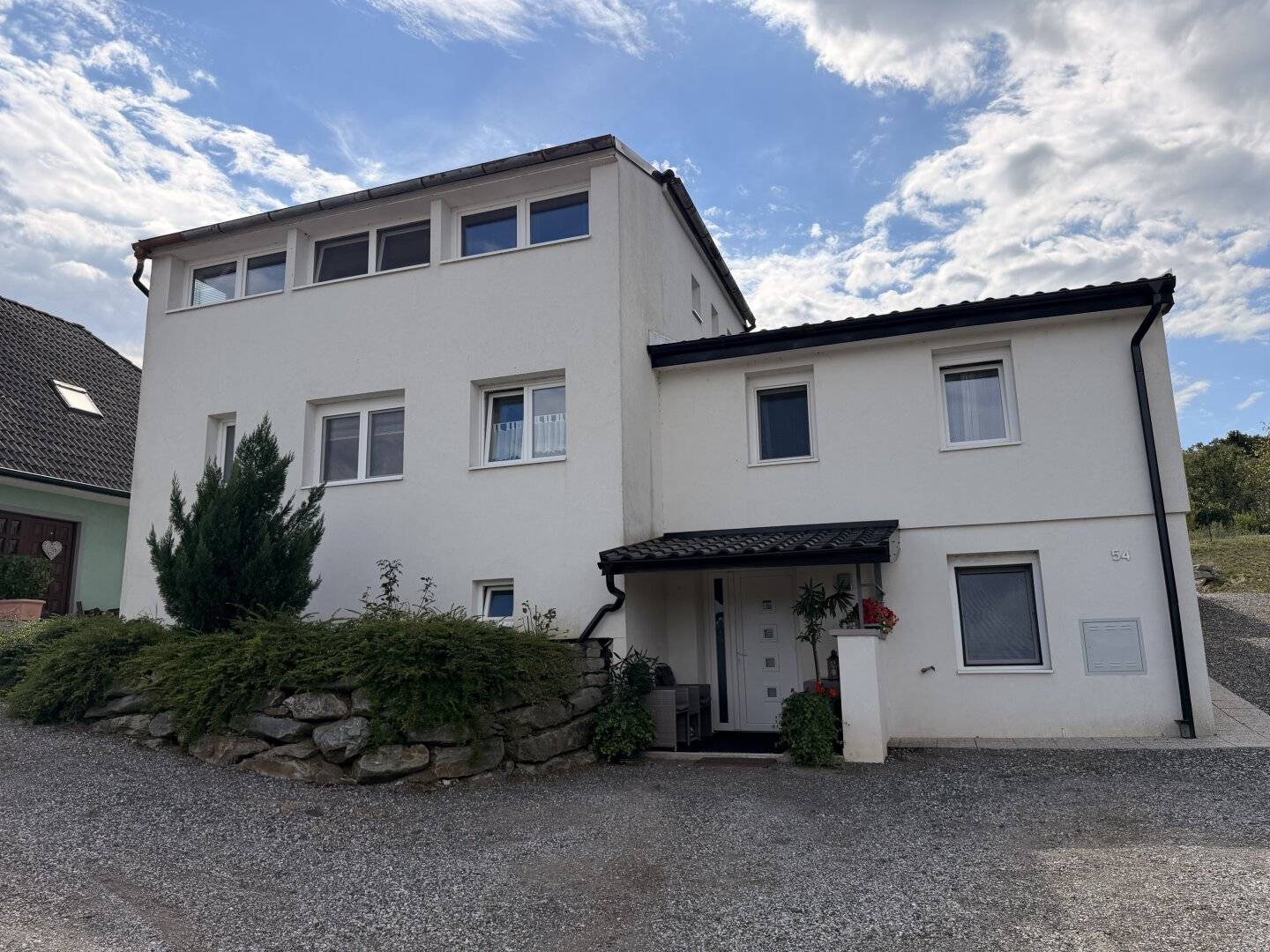 House with 2 Units & Garden