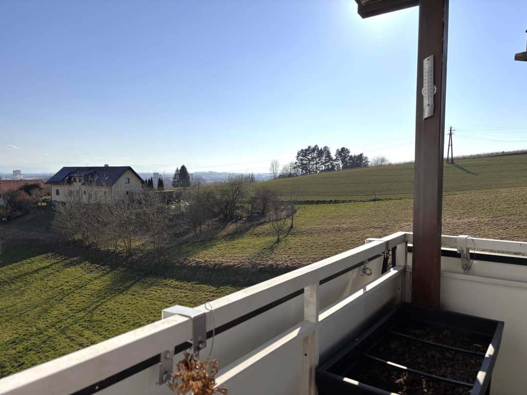 Wohnung mit Balkon und Stellplatz ruhiger Lage