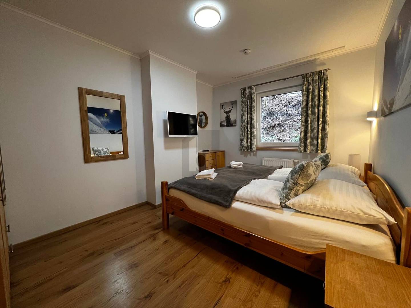Apartment with panorama balcony and mountain view