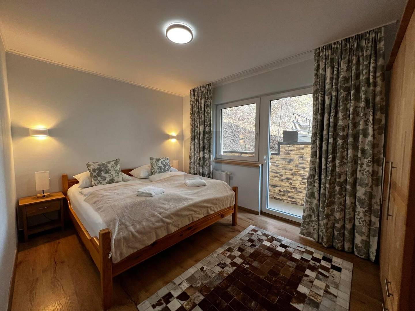 Apartment with panorama balcony and mountain view