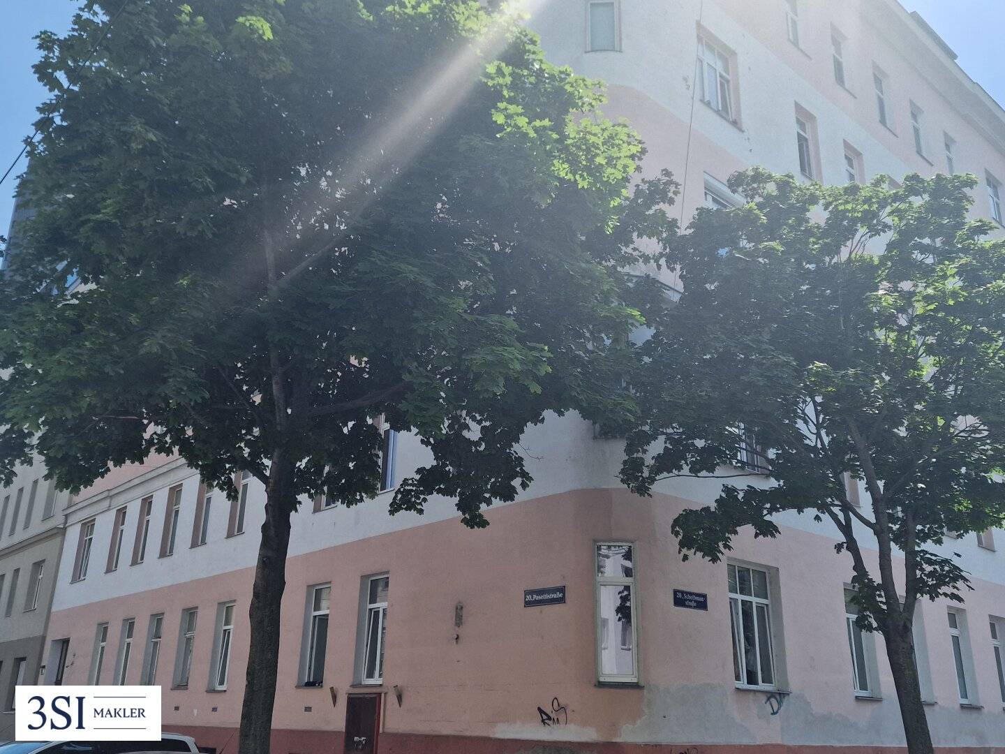 Spacious commercial premises in a good location